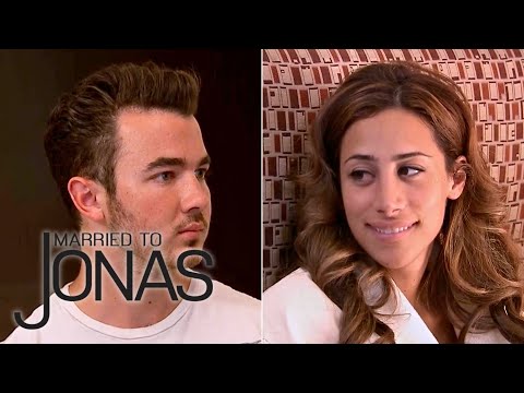 Full Episode: In-Law-tervention (S1E4) | Married to Jonas | E!