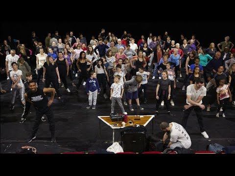 download lagu mp3 mp4 Chalon Sur Saone Spectacle, download lagu Chalon Sur Saone Spectacle gratis, unduh video klip Chalon Sur Saone Spectacle