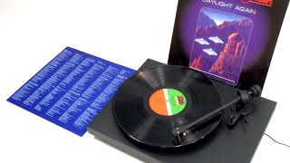 Crosby, Stills & Nash - Wasted On The Way (Official Vinyl Video)