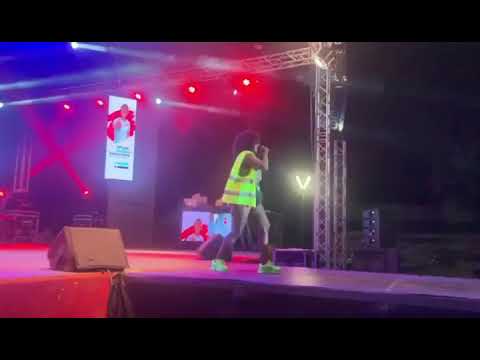 UBA Music Show, quand Olga Bry improvise un rap le publ8c est enflammé