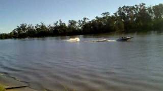 preview picture of video 'Around the Boat on Slalom Ski in St. George QLD'