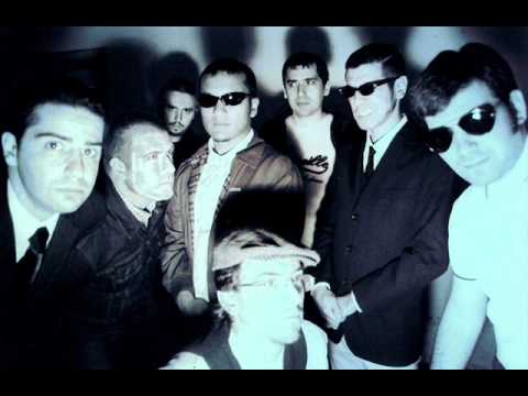 La Sonora Brixton - Guns Of Almería en vivo (La de Dios/02)