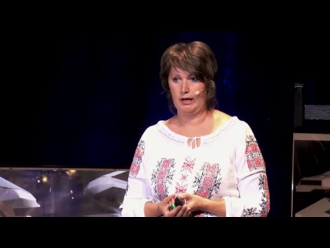 De la profesor  la e-profesor  | Mirela Tanc | TEDxBrașov
