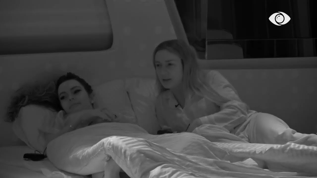 “Ata i kisha nxjerrë një nga çatia, një nga dera e kuqe”/ Stenaldo hedh batuta: Rogerti s’di të...