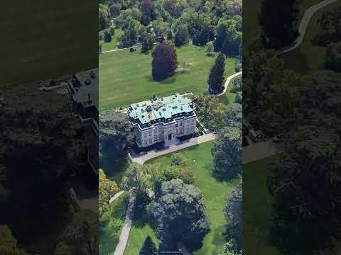 This damn mansion is being forgotten by the world!