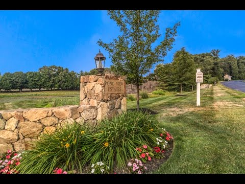 7 Lebeau Dr, Middleton MA - Evelyn Rockas - 617-256-8500