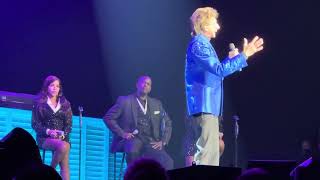 Somewhere In The Night-Barry Manilow (Radio City Music Hall) 04/09/2025.