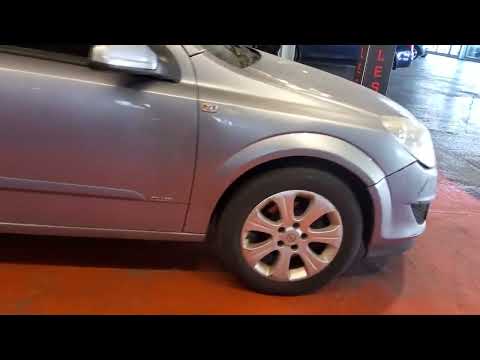 Opel Astra 2010 - Image 2