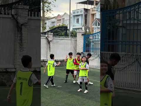 Chuối đá giải ở trường