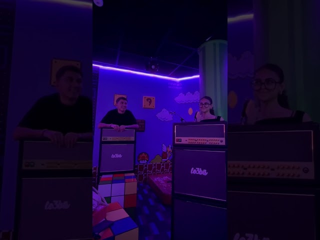Vídeo relacionado con Caída Libre - Juegos de Mesa de Trivia - Cultura General para Aprender Riendo - Divertido con Amigos y Familia - Ideal para Vacaciones y Planes al Aire Libre