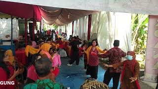 Download lagu CAMPURSARI SETYO BUDOYO - DESA DEMUK PUCANGLABAN mp3 Download lagu CAMPURSARI SETYO BUDOYO - DESA DEMUK PUCANGLABAN mp3