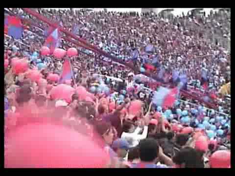 "Y Dale Quito Dale..Oh Quito Corazoon..Vamo AKDeee..gol de Saritama..Que venga el Quito.." Barra: Mafia Azul Grana &bull; Club: Deportivo Quito
