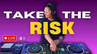 Download lagu Why Livestreaming Your DJ Sets is a Brilliant Idea (even if no one watches) mp3