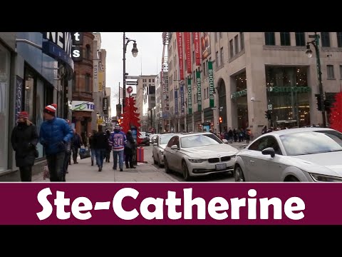 Caminhando pela Ste-Catherine Street no centro de Montreal