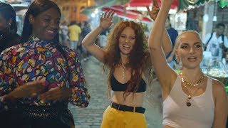 Musik-Video-Miniaturansicht zu All I Am Songtext von Jess Glynne