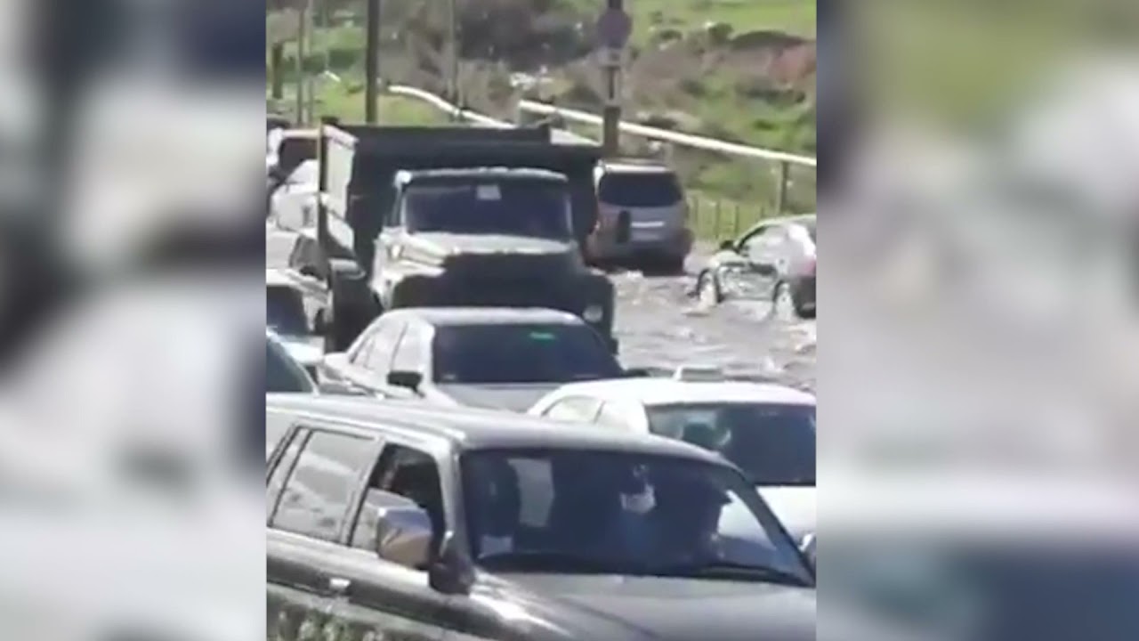 Նուբարաշենի խճուղում հիմա ջրհեղեղ է. մեքենաները մնացել են ջրի մեջ