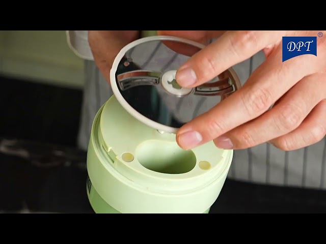 قطاعة الخضروات والفواكة 18.5* 9.1* 13.1 سم- تقطيع سريع وفعال، سهلة الحمل والتنظيف، تعمل بدون كهرباء مباشرة،ضمان سنتان