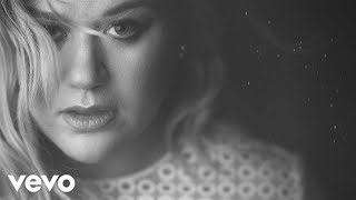 Download lagu Kelly Clarkson Piece by Piece....mp3
