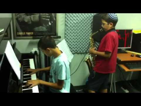 נועם ואורן בחזרות לקונצרט 2011