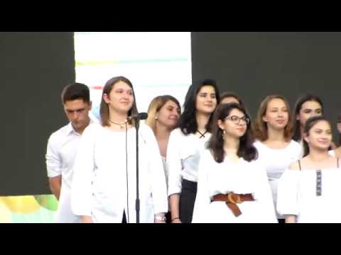 În țara-n care m-am născut - Carmina