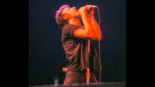 21. It&#39;s Hard To Be A Saint In The City (Bruce Springsteen - Live At The Roxy Theatre 7-7-1978)