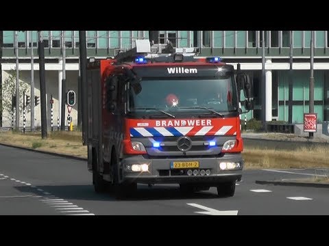 P1, Brandweer Amsterdam [TS 13-3631] komt ter plaatse bij liftopsluiting Station Zuid Amsterdam