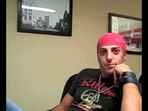 KKNG Webisode - KC interviews Trent Tomilinson at 93.3 KKNG studio