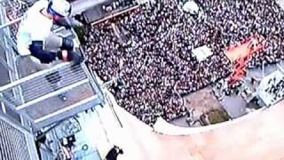 Saut de Taïg Khris en direct de la Tour Eiffel!! - Taig Khris Mega Jump live on TV!!