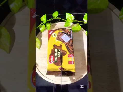 Chocolate Biscuit Cake 🍰🍫 / No Oven / 3 ingredients / #easycakerecipe #chocolatecake #shorts