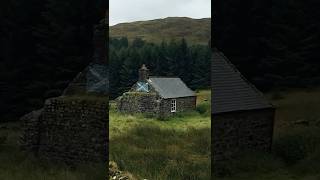C'est quoi l'histoire de ce refuge en Ecosse et depuis quand on le dit hanté? #paranormal #horror