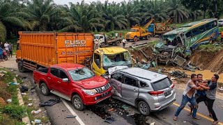 Download lagu Bus Destroyed and Crushed || Drivers Clash After Sideswiping Each Other on Bukit Kodok mp3 Download lagu Bus Destroyed and Crushed || Drivers Clash After Sideswiping Each Other on Bukit Kodok mp3