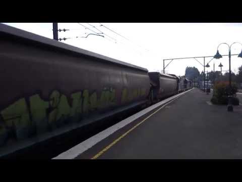 Blue Mountains - 5 x 82 class with an empty coal train - 14/7/15