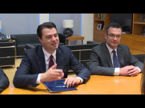 Basha takon Fajonin - Top Channel Albania - News - Lajme