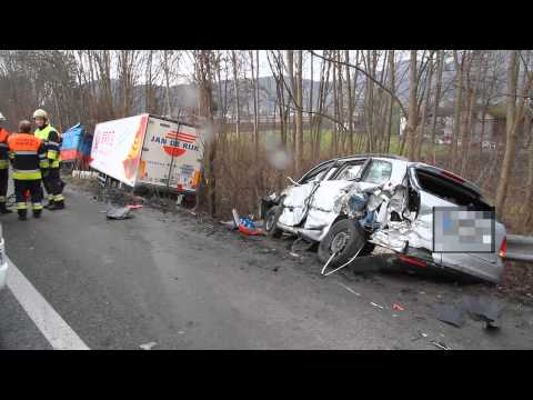 Rankweil: Lkw kracht in Stauende