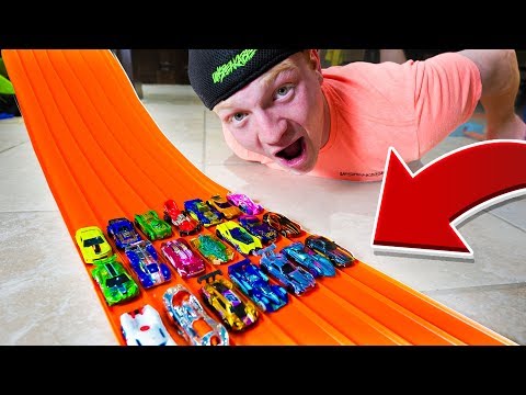 1ST CAR TO THE FINISH WINS! HOT WHEELS RACE!