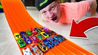 1ST CAR TO THE FINISH WINS! HOT WHEELS RACE!