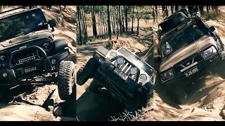 Jeep Wrangler and Nissan Patrol on  Camp Road 4x4 offroading