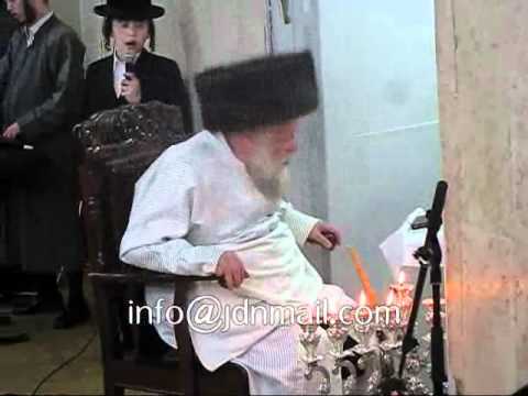 Toldos Aharon Rebbe Leads Chanukah Gathering For Orphans - 5771