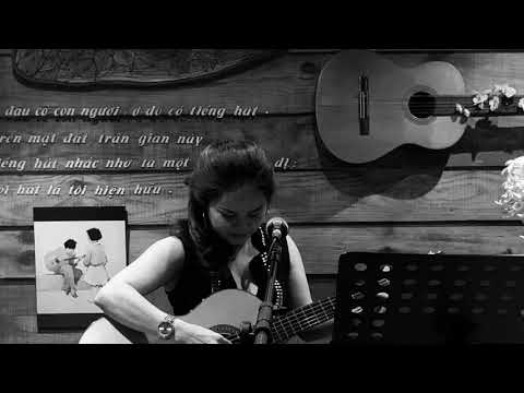 Thể hiện bởi Thụy Du