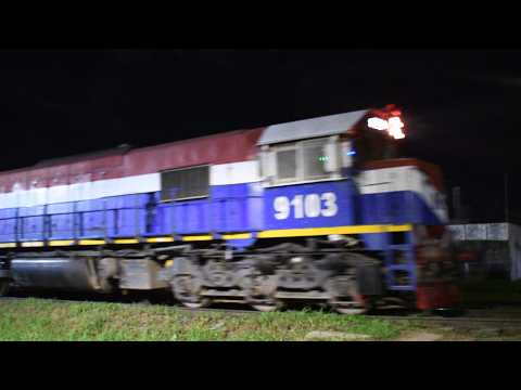 Tren cargado de NCA con la EMD GT-22CW 9103 pasando por Marcos Juárez!!!!!!