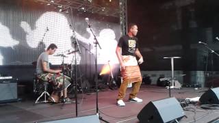 Aka Zizi accompagné par Dj Elliot - Ragnao hely ( Live )