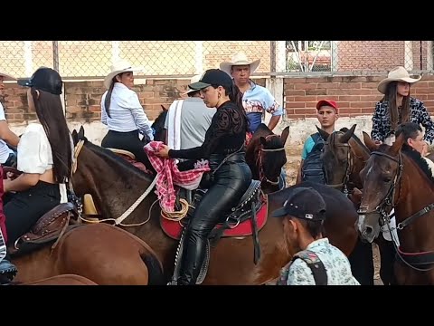 Cabalgata Palermo San Pedro 2023 hermosas mujeres desfilaron