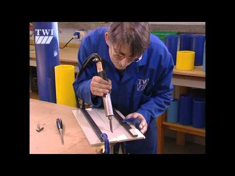 Plastics welding training at TWI - YouTube