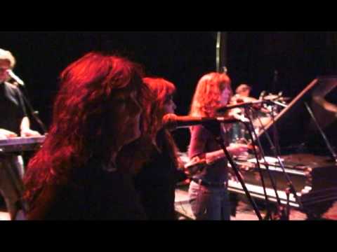 Arlo Guthrie -  Coming into Los Angeles with the Burns Sisters Ithaca NY 2010.mpg