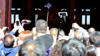 Visiting Forbidden city and crowd of tourists pushing each other