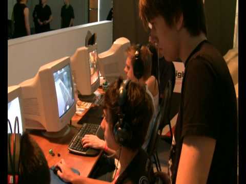 Rakaka Gamescom 2009 - Fredag - QuakeLive spelarområde