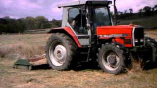 preview picture of video 'massey ferguson 3095 mowing'