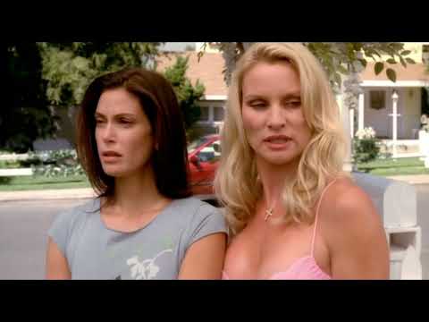 Edie And Susan Follow Mike And Kendra To A Bar - Desperate Housewives 1x07 Scene