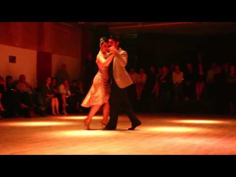  Ariadna Naveira  and  Fernando Sanchez  are  dancing  to  "  el Potro  "  by  Juan D'Arienzo