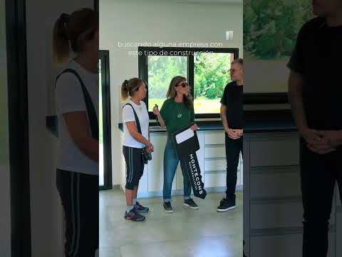 Entrega de vivienda en Villa Regina, Rio Negro